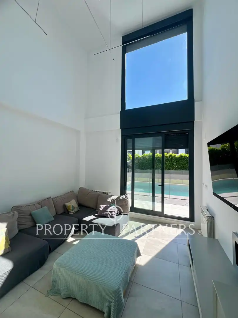 Vista exterior de Casa o xalet en venda en Bétera amb Aire condicionat, Calefacció i Jardí privat