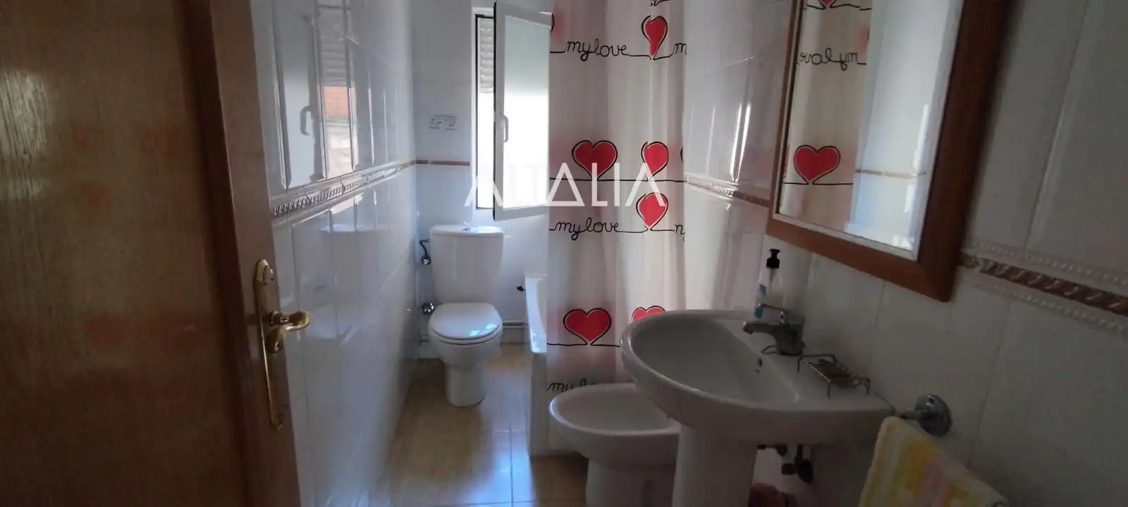 Bany de Casa o xalet en venda en Cuenca amb Calefacció, Jardí privat i Balcó