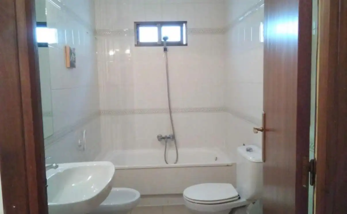Baño de Piso en venta en Cáceres con Calefacción, Trastero y Amueblado