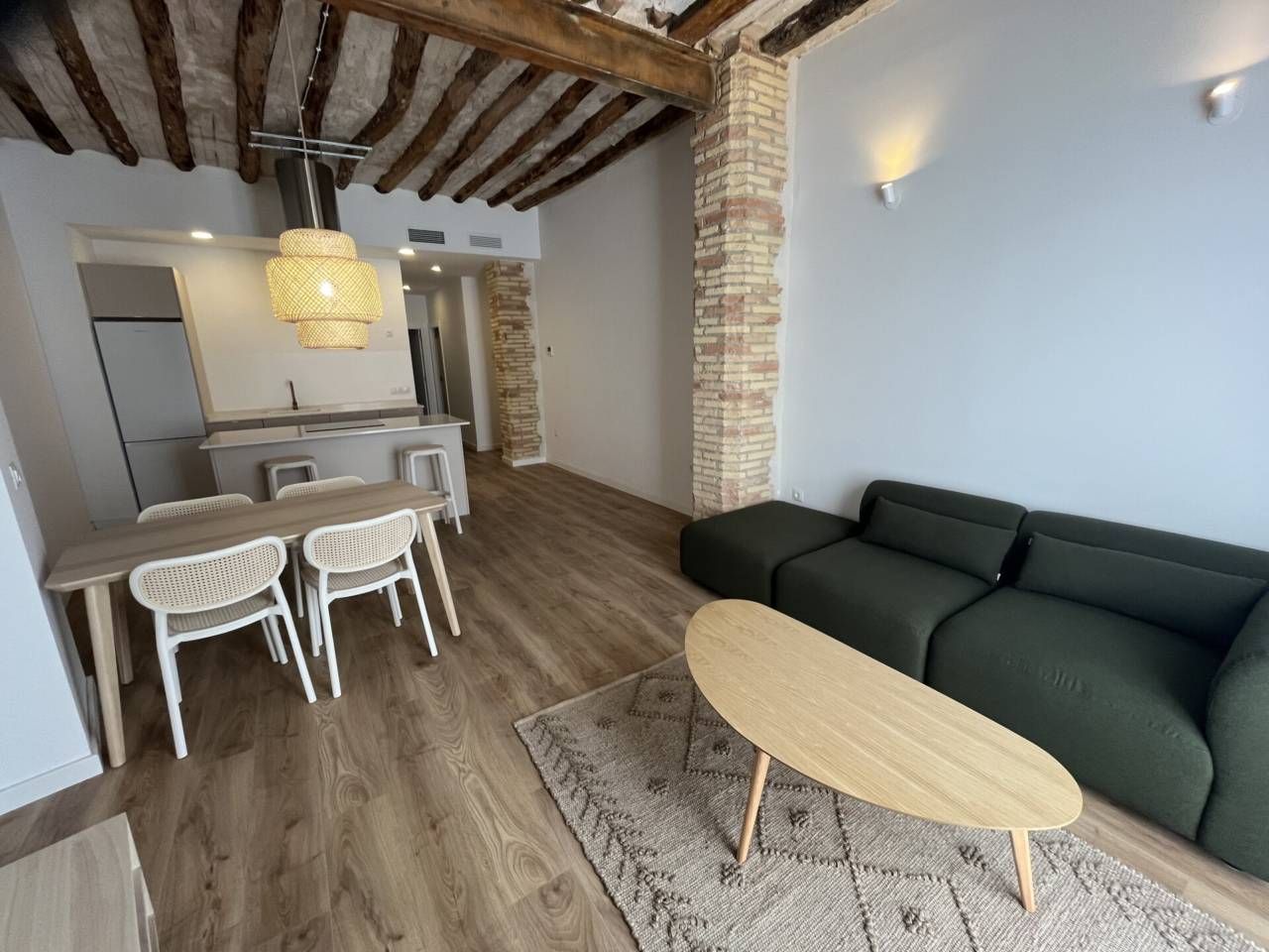 Living room of Flat to rent in Alcañiz  with Air Conditioner, Heating and Parquet flooring