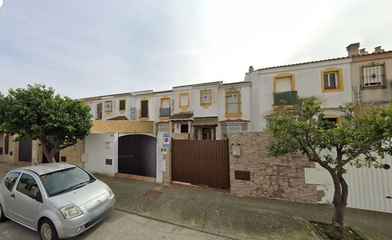 Casa adosada en venda a TORRE DEL TAJO, 19, El Rocío - La Milagrosa