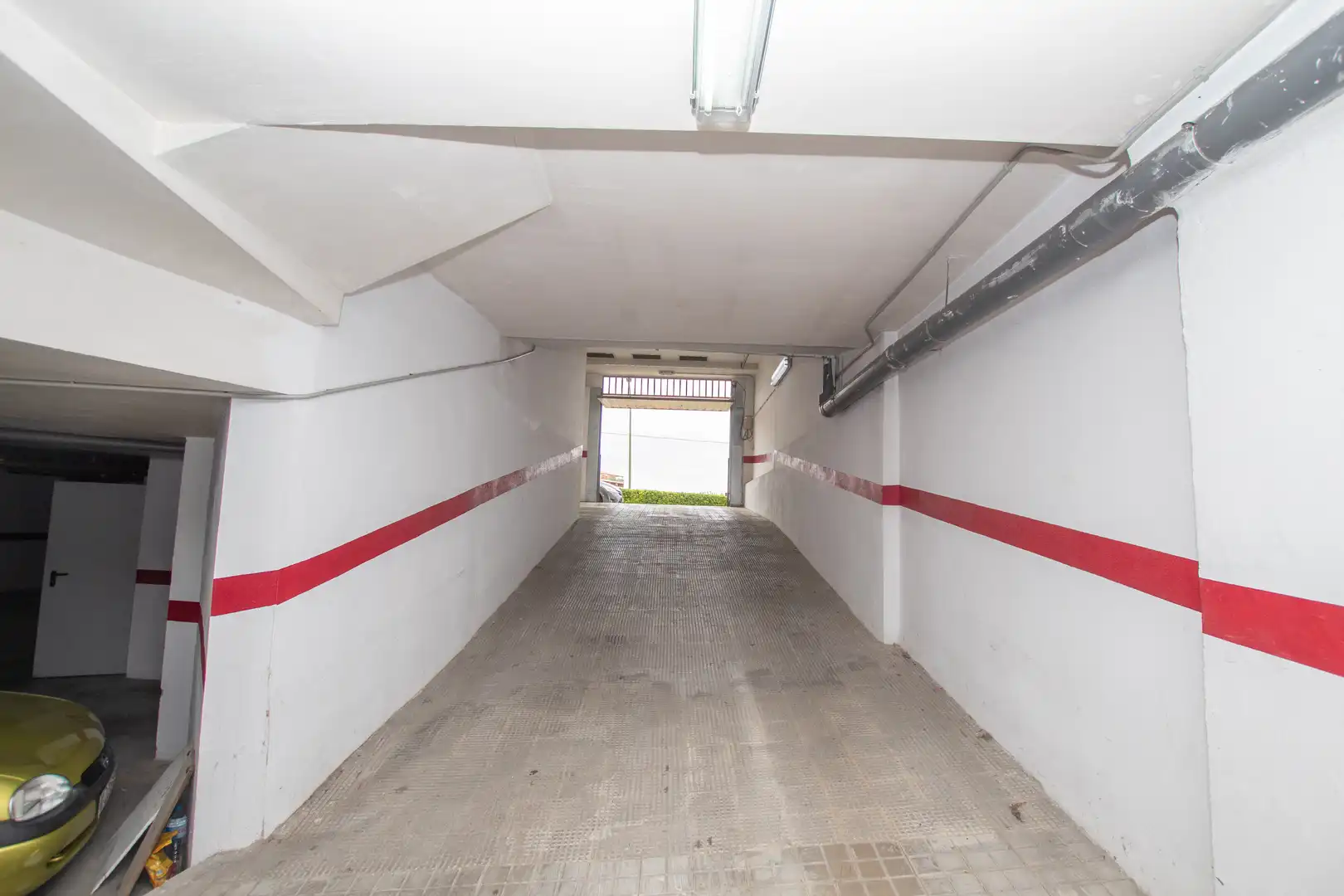 Parking with lift for sale in Maestrio García Navarro, imagen 3