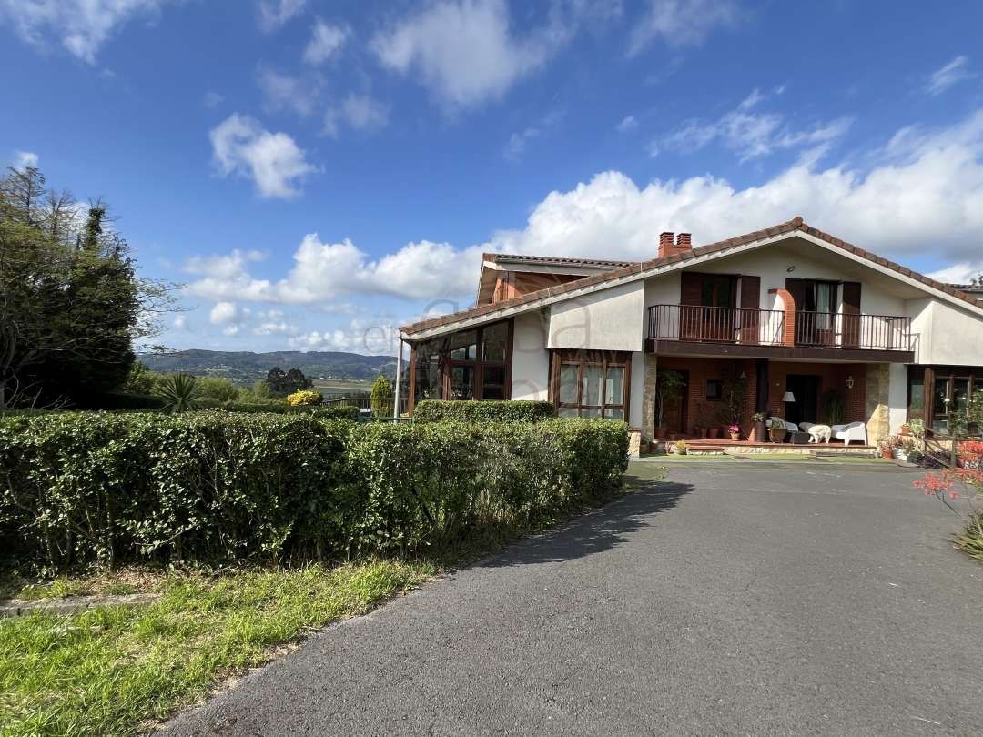 Exterior view of Single-family semi-detached for sale in Bilbao   with Heating, Terrace and Storage room