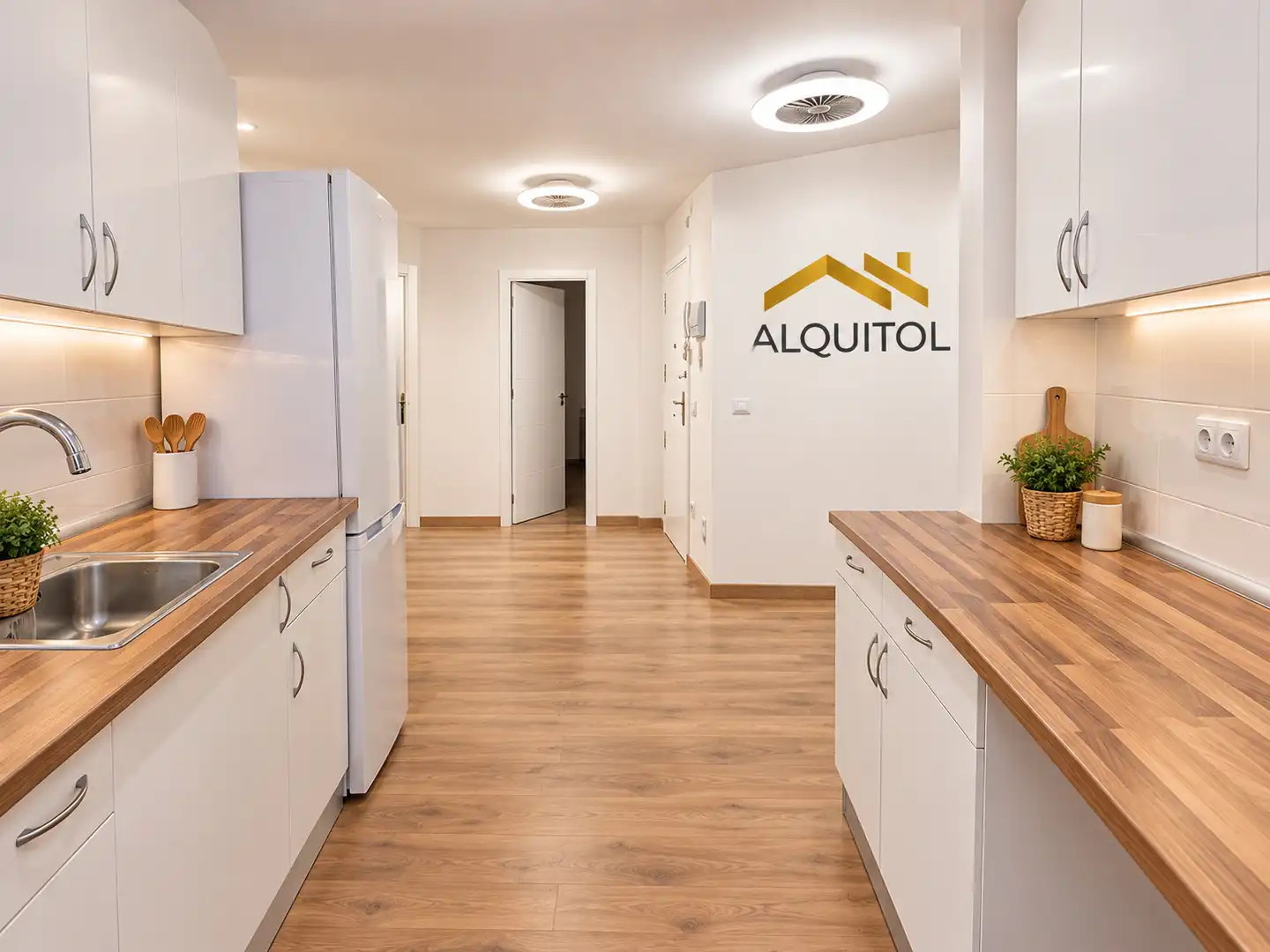 Kitchen of Flat for share in Toledo  with Heating, Parquet flooring and Washing machine