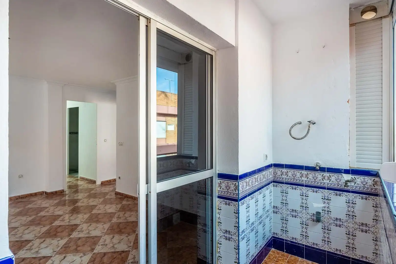 Piso en venta en Alcalá de Guadaira con Balcón