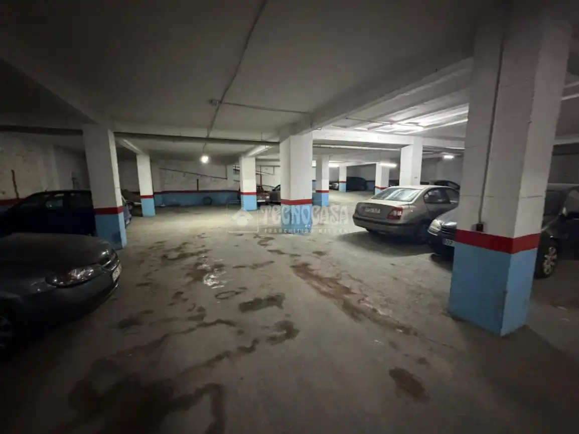 Parking de Piso en venta en Jaén con Balcón