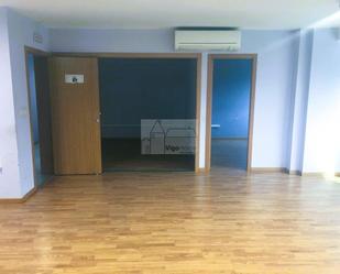 Office to rent in Vigo   with Heating