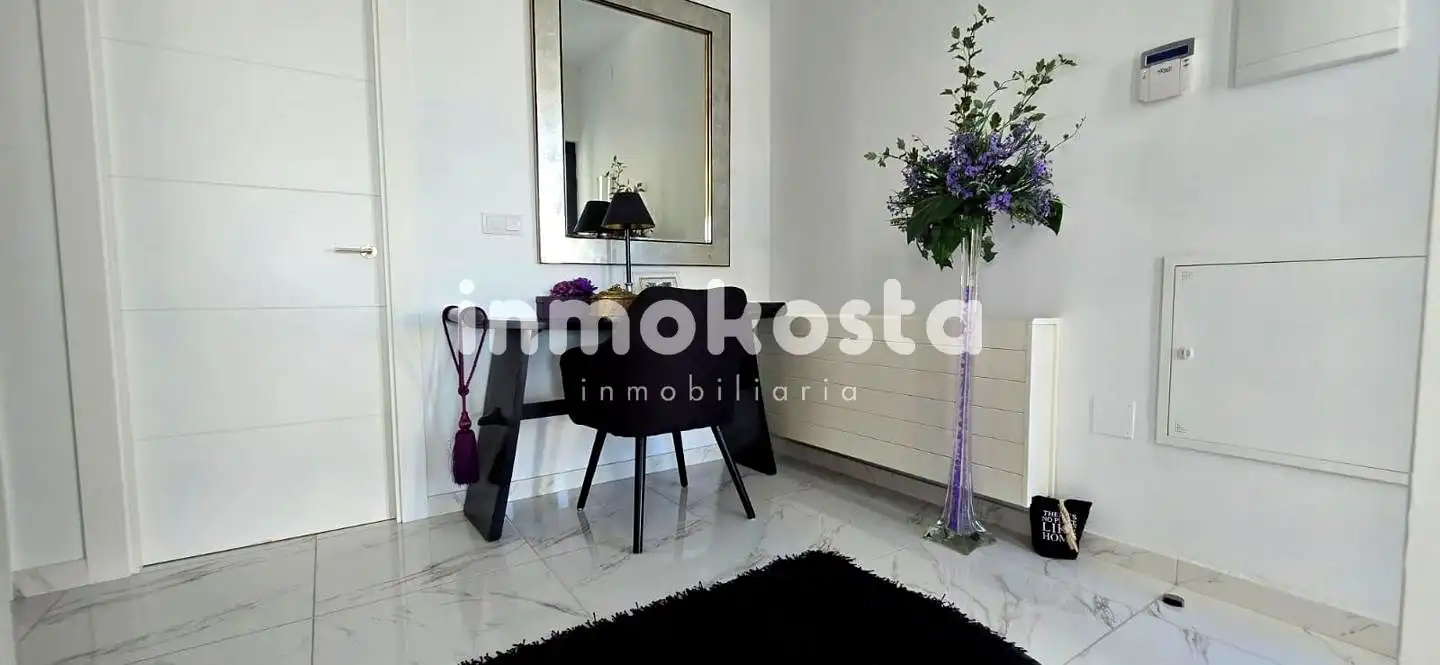 Sala d'estar de Casa o xalet en venda en Polop amb Aire condicionat, Calefacció i Jardí privat