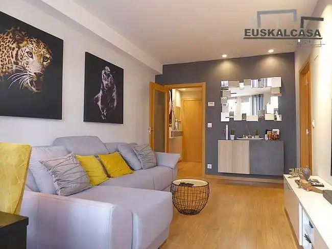 Sala de estar de Piso en venta en Errekalde