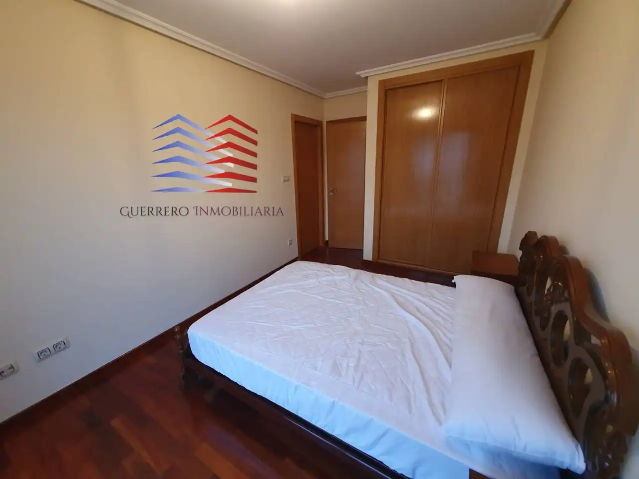 Schlafzimmer von Wohnung zur Miete in Ourense Capital  mit Heizung, Parkett und Terrasse
