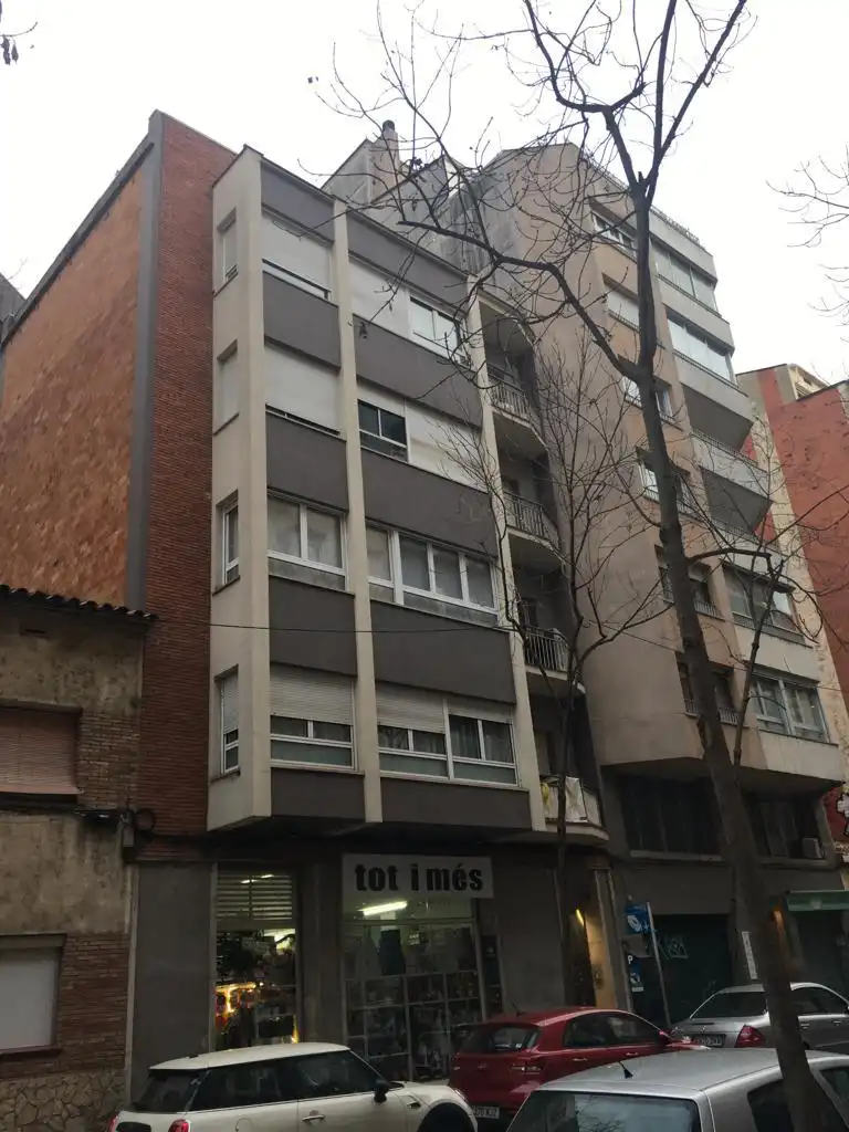 Pis amb ascensor en venda a Eixample Nord