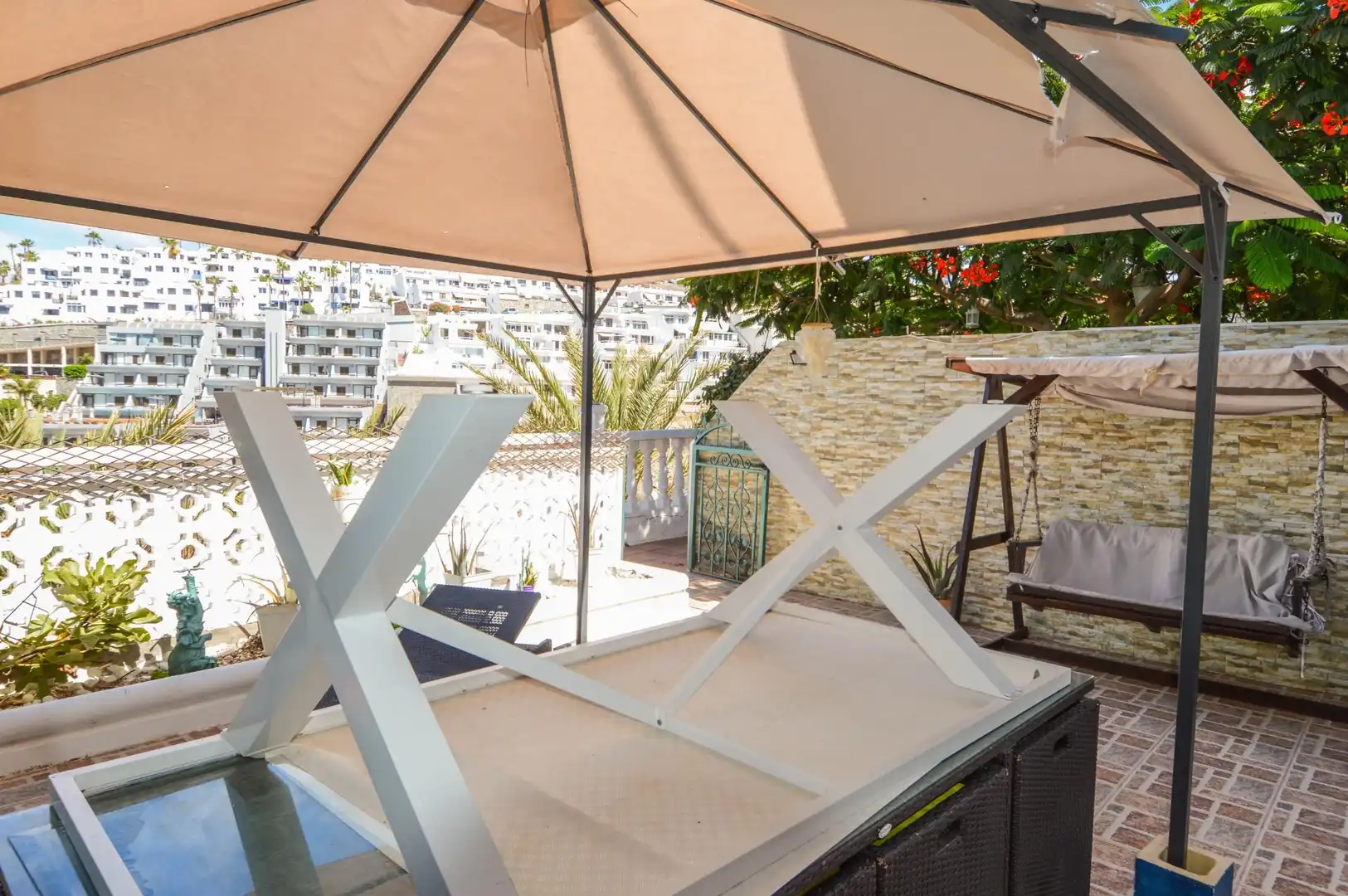 Terrasse von Maisonette zum Verkauf in Mogán mit Klimaanlage, Privatgarten und Terrasse