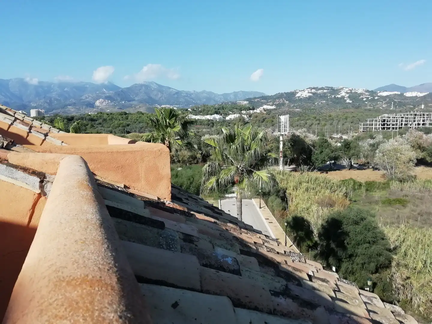 Außenansicht von Maisonette zum Verkauf in Marbella mit Klimaanlage, Terrasse und Abstellraum