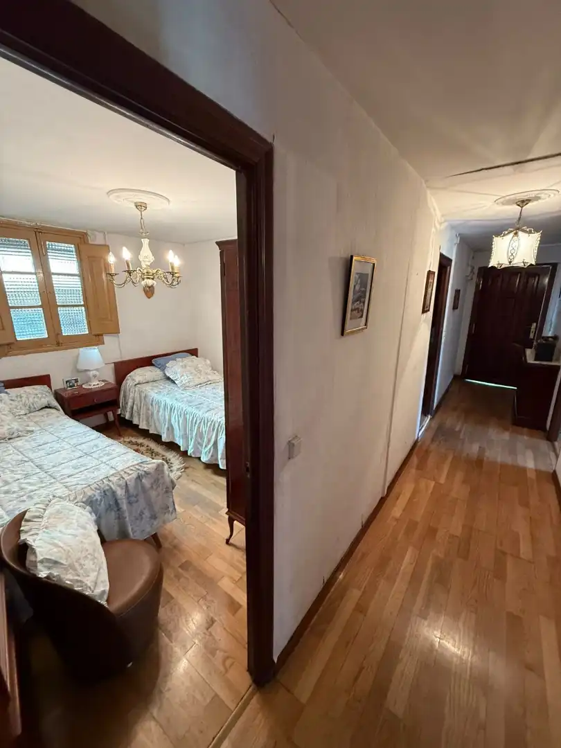 Habitación de Casa o chalet en venta en Oviedo  con Jardín privado, Parquet y Trastero
