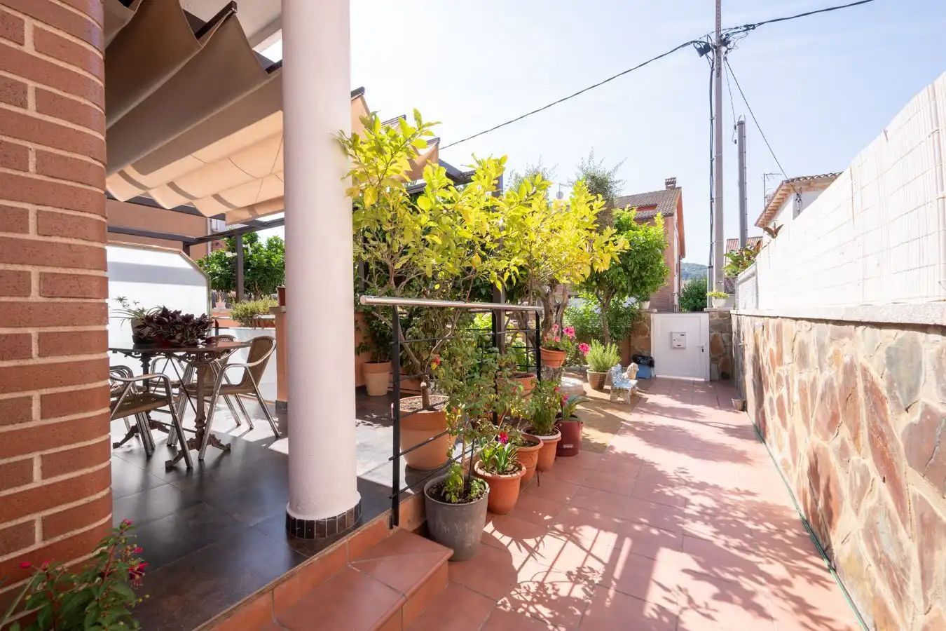 Terrassa de Casa adosada en venda en Montcada i Reixac amb Calefacció, Jardí privat i Terrassa