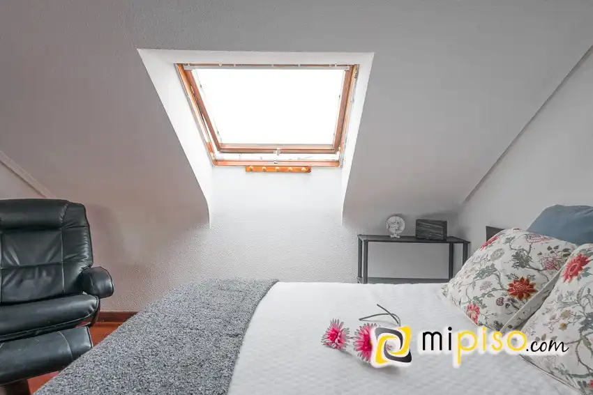 Habitación de Piso en venta en Santoña con Terraza, Trastero y Balcón