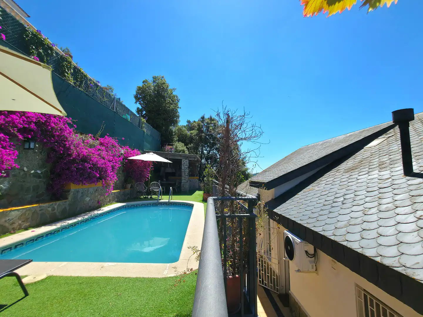 Piscina de Casa o chalet en venta en Corbera de Llobregat con Aire acondicionado, Calefacción y Jardín privado