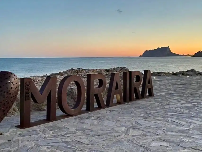 Vista exterior de Casa o xalet en venda en Moraira amb Aire condicionat, Terrassa i Piscina
