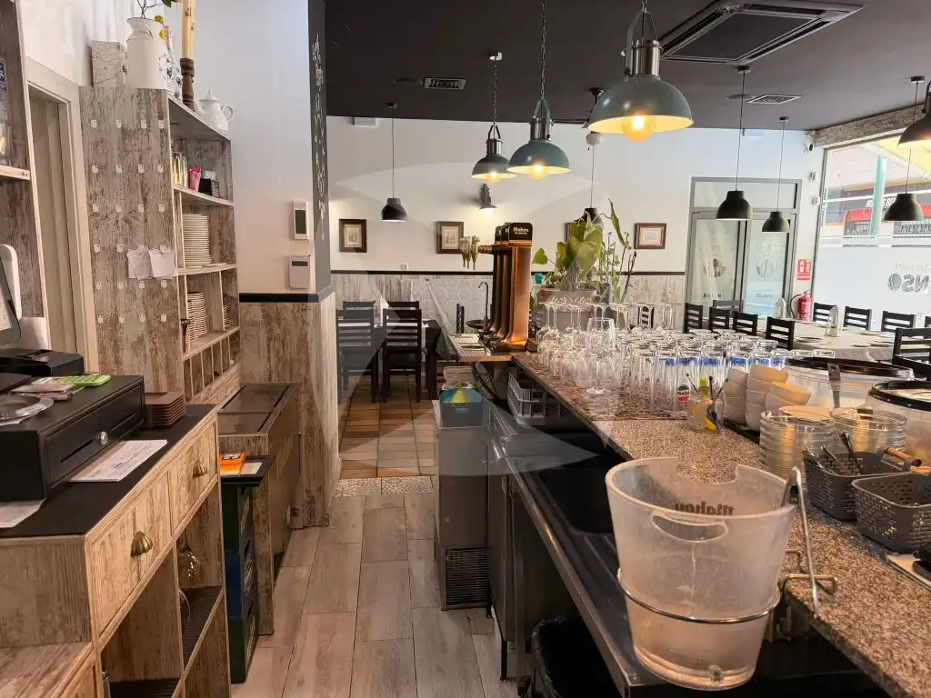Commercial properties for sale in Badajoz  with Air Conditioner