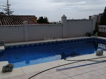 Xalet amb piscina en venda a Calle Malaka 7