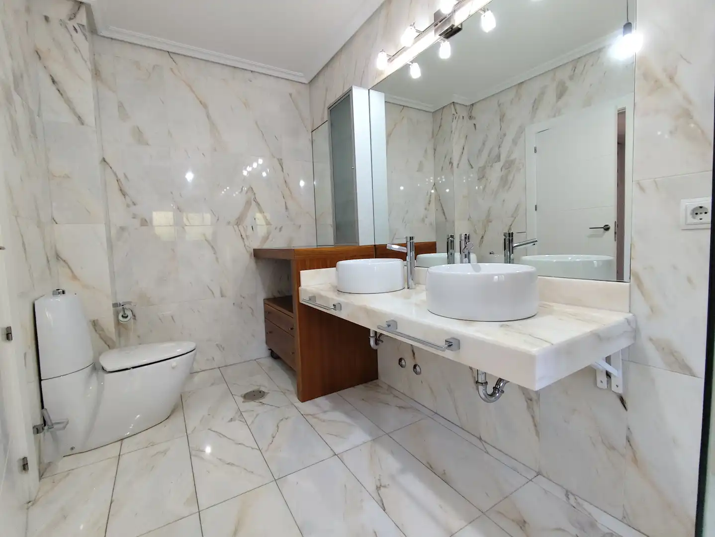 Bany de Casa o xalet en venda en Murcia amb Terrassa, Traster i Piscina
