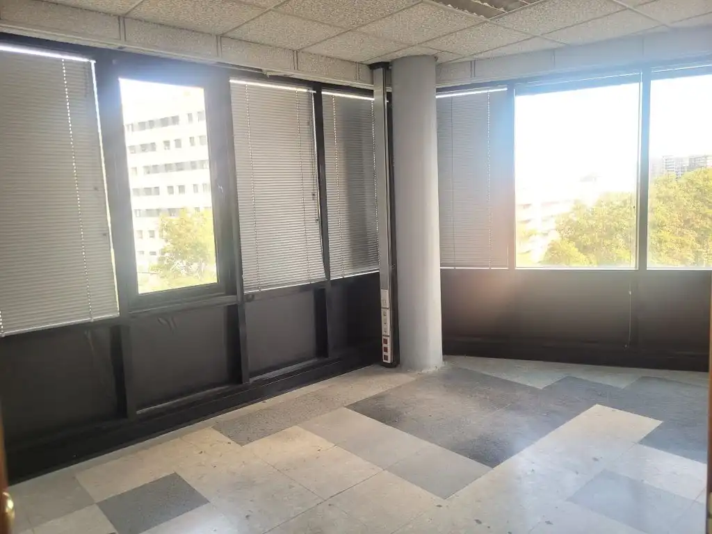 Büro zur Miete in Esplugues de Llobregat