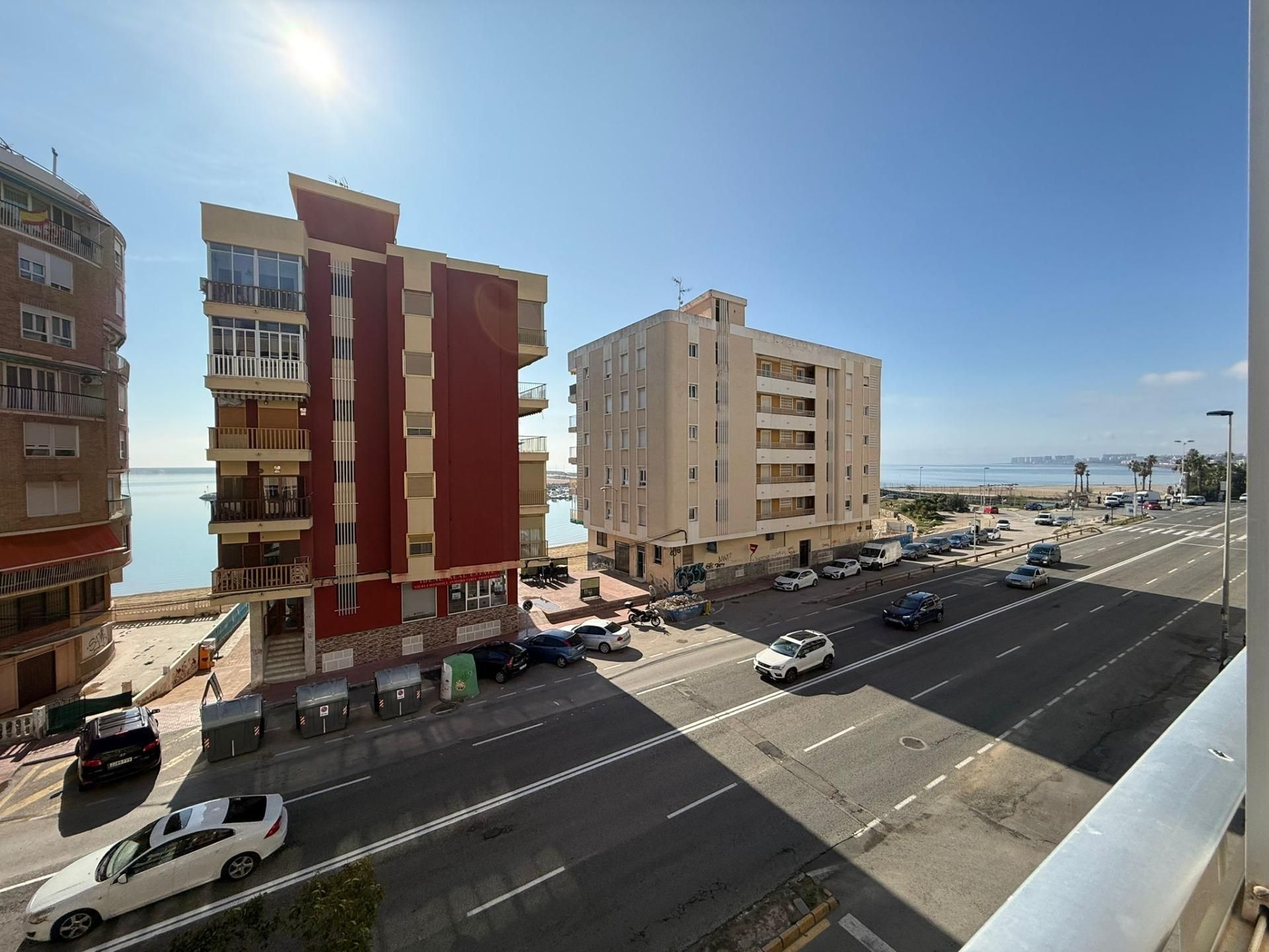 Vista exterior de Apartamento en venta en Torrevieja con Terraza