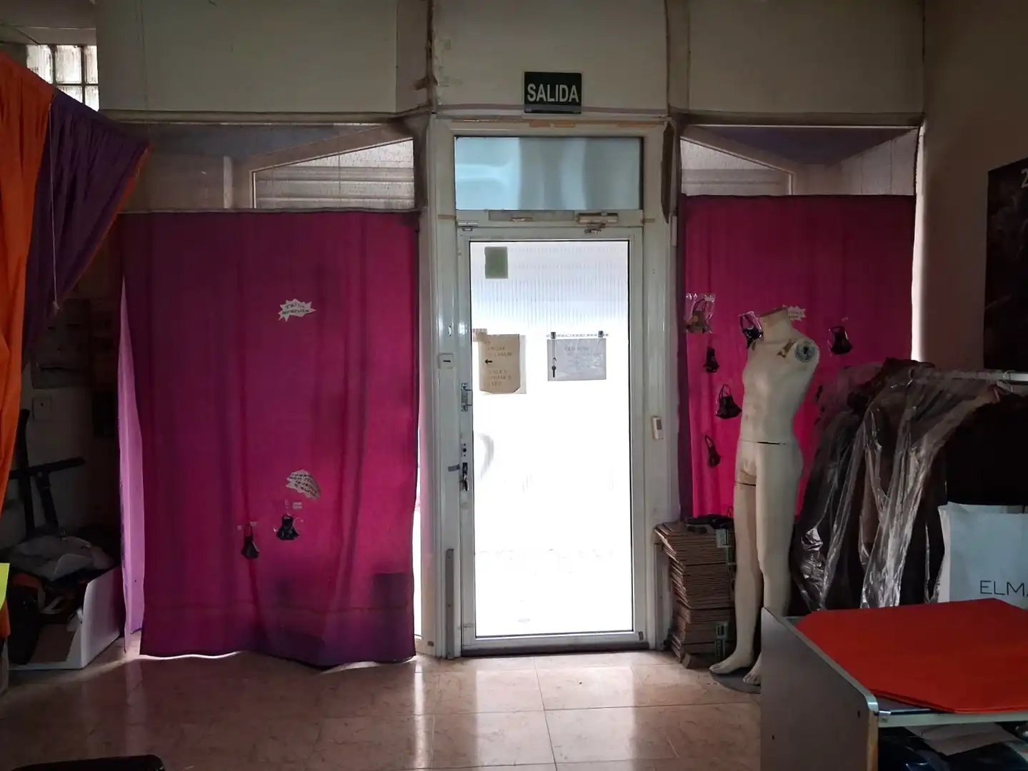Local en venda en Zaragoza amb Moblat i Alarma