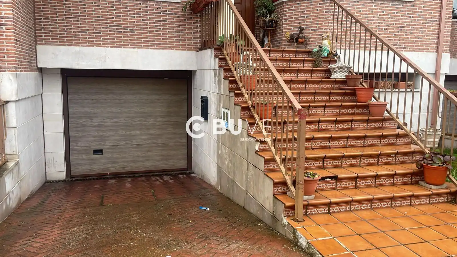 Parking of Detached homes for sale in Olmedo  with Heating