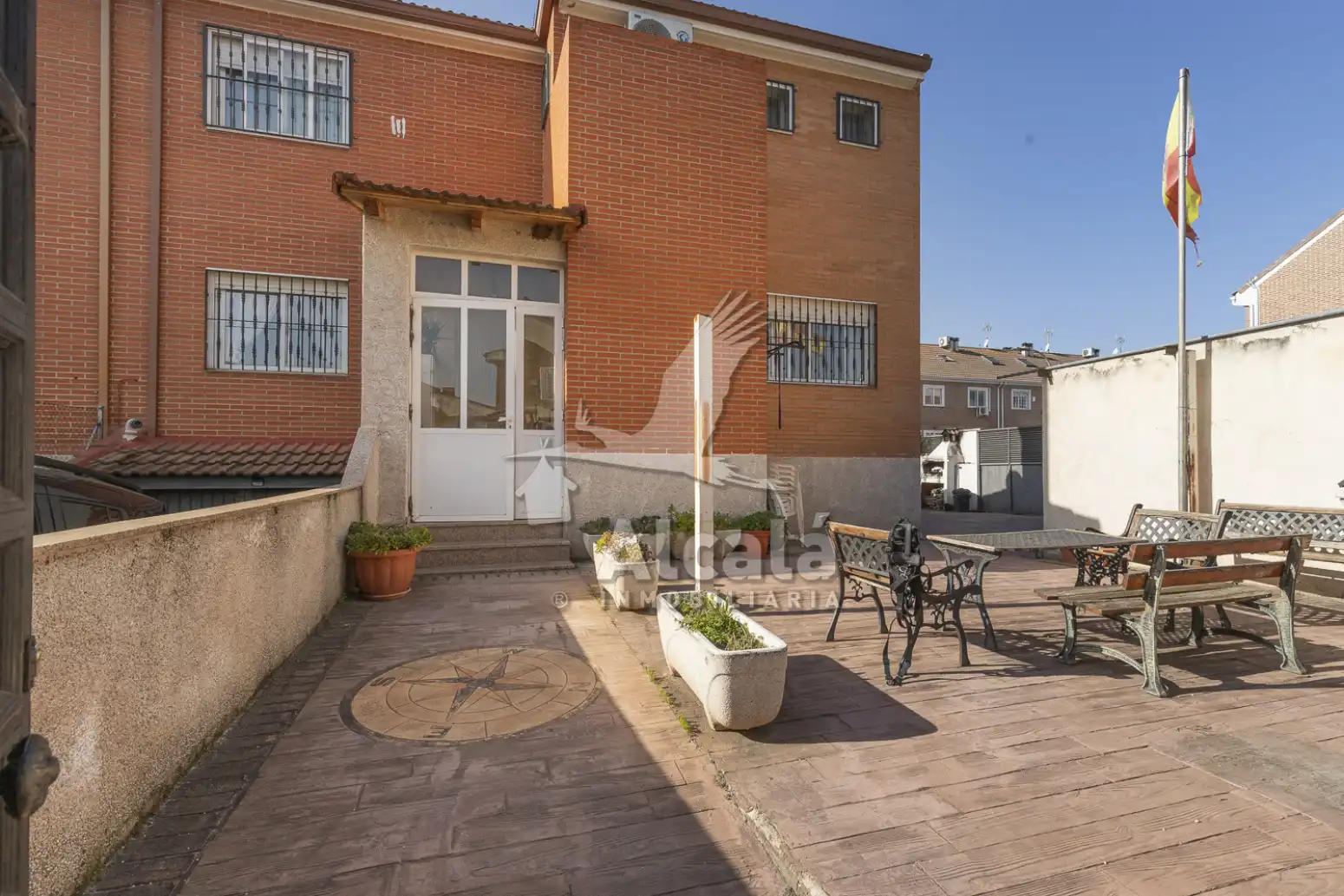 Vista exterior de Casa adosada en venta en Azuqueca de Henares con Aire acondicionado, Calefacción y Piscina