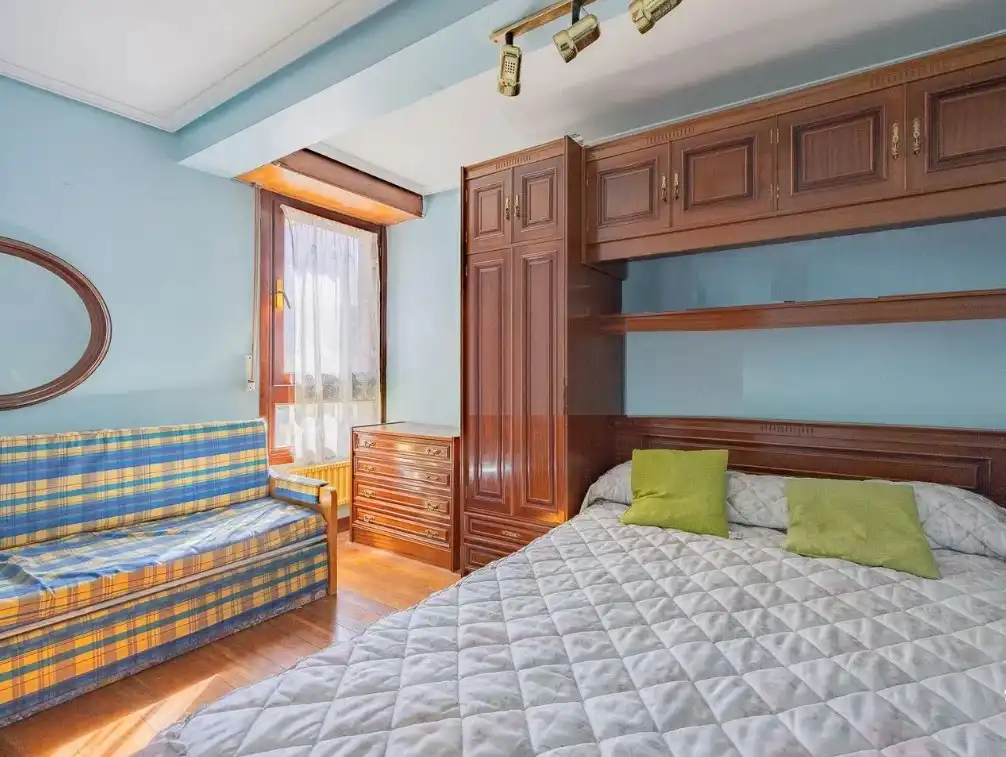 Bedroom of Flat for sale in Bilbao   with Heating and Balcony