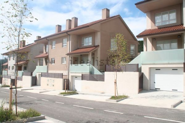 Vista exterior de Casa o xalet en venda en Santiago de Compostela 