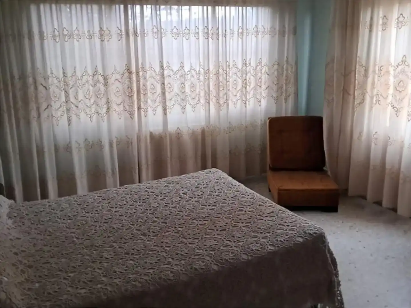 Dormitori de Casa o xalet en venda en Baeza amb Jardí privat, Piscina i Moblat