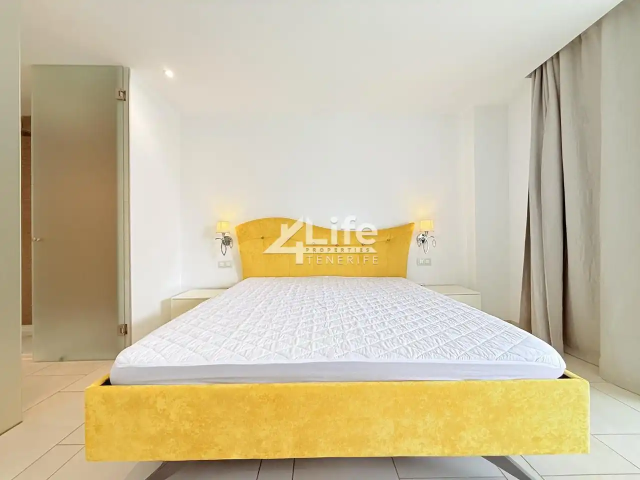 Habitación de Apartamento de alquiler en Arona con Aire acondicionado, Terraza y Piscina