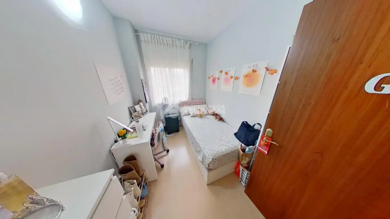 Habitación de Piso en venta en Sabadell con Aire acondicionado, Calefacción y Balcón