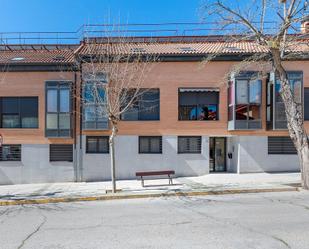 Exterior view of Flat for sale in El Viso de San Juan  with Swimming Pool
