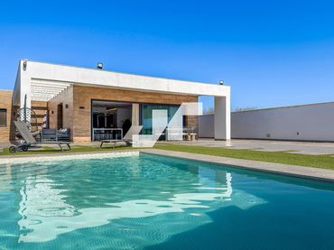 Chalet con balcón en venta en Puig Campana