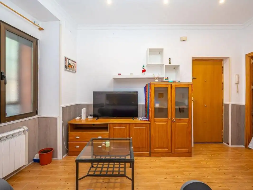 Sala d'estar de Planta baixa en venda en Madrid amb Calefacció, Terrassa i Moblat