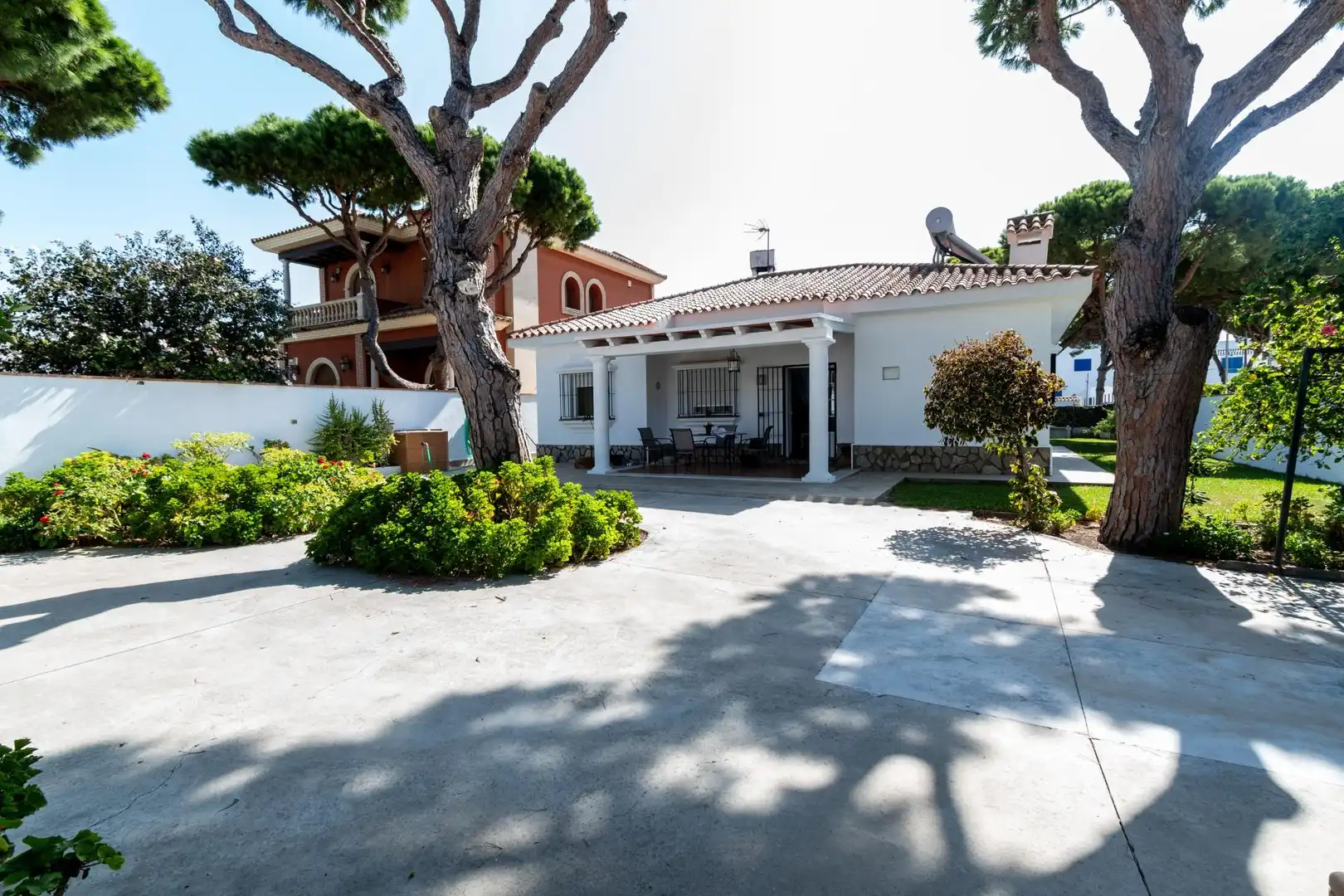 Chalet con piscina en venta en La Barrosa, imagen 5