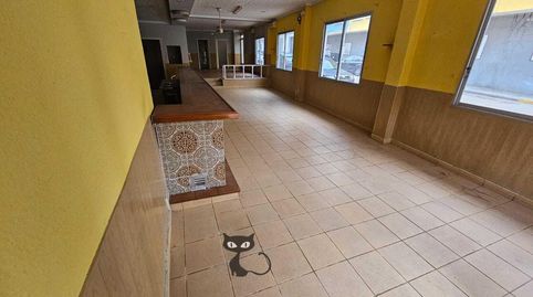 Excelente Edificio Esquinero con Local Comercial y Vivienda en Planta Alta Alberic