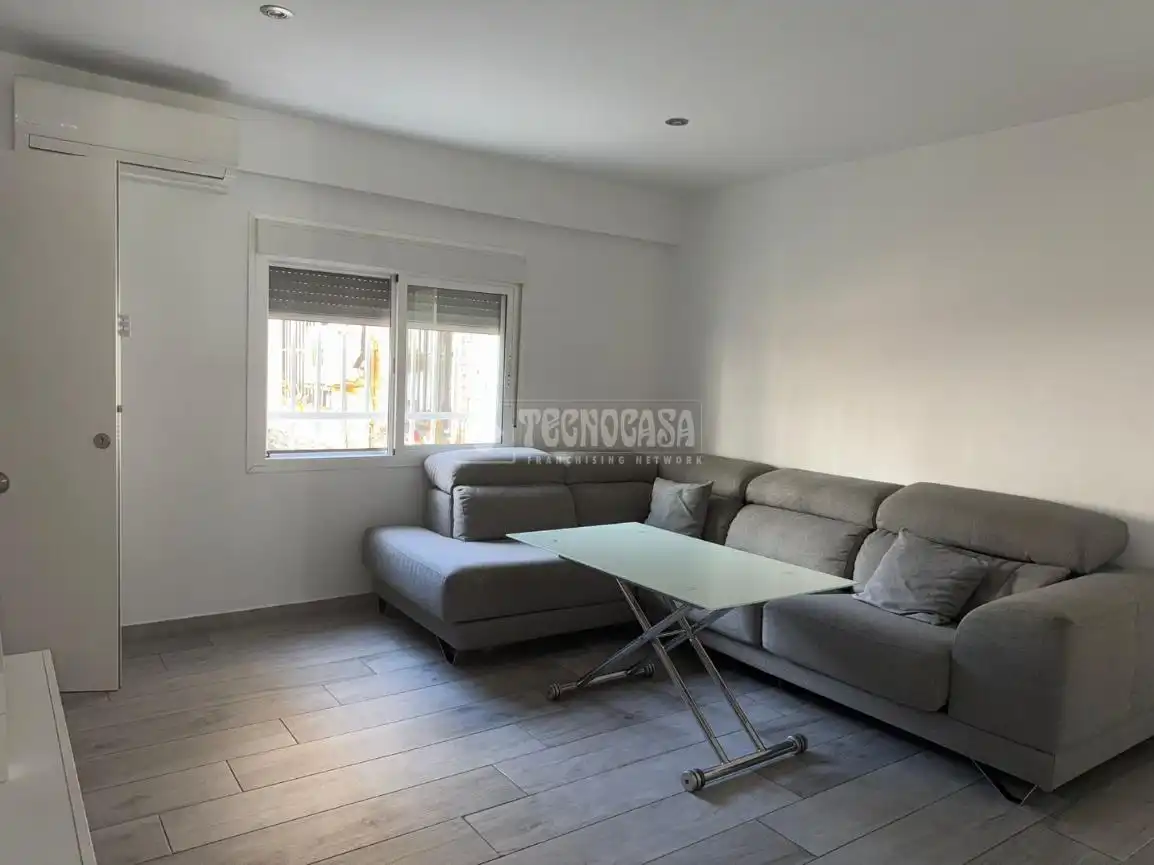 Living room of Flat for sale in Sevilla  with Air Conditioner