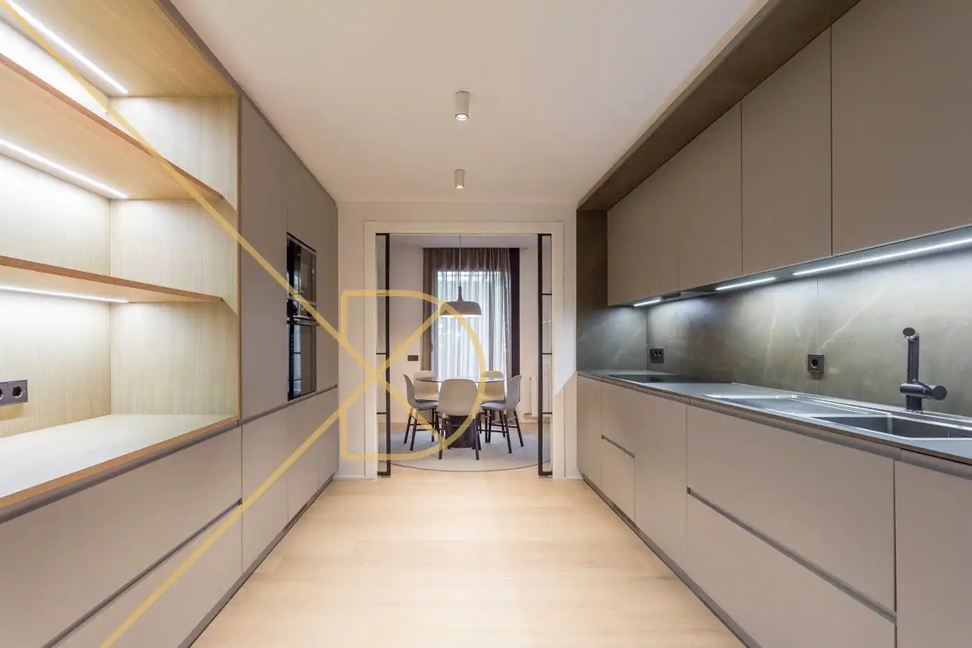 Cuina de Casa o xalet en venda en Barcelona amb Aire condicionat, Calefacció i Parquet