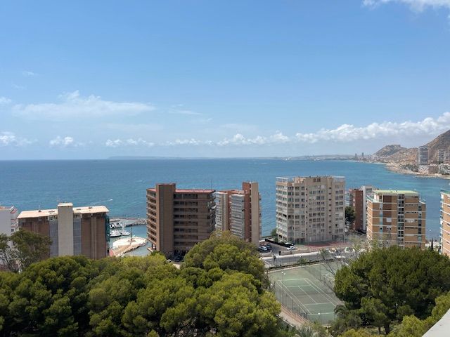 Vista exterior de Pis de lloguer en Alicante / Alacant amb Aire condicionat, Calefacció i Moblat