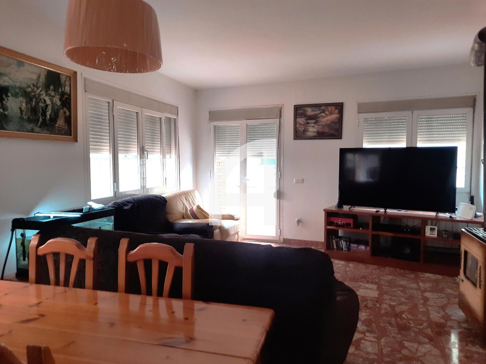 Sala d'estar de Casa o xalet en venda en Girona Capital amb Calefacció