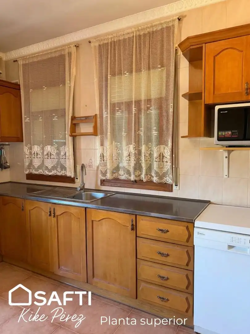 Cocina de Casa o chalet en venta en Alguaire con Calefacción, Terraza y Amueblado