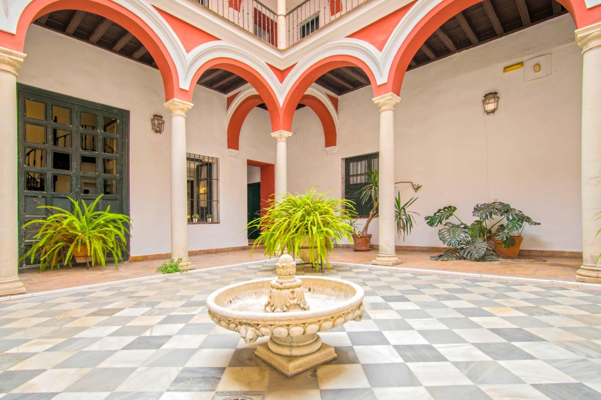 Duplex for sale in  Sevilla Capital  with Air Conditioner, Parquet flooring and Furnished