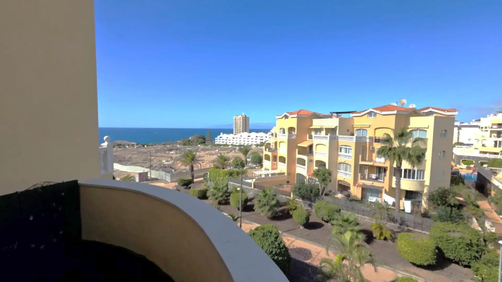 Vista exterior de Dúplex en venda en Arona amb Terrassa i Piscina comunitària