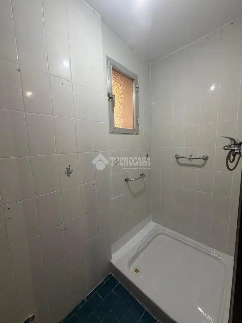 Badezimmer von Wohnung zum Verkauf in Torreblascopedro mit Klimaanlage