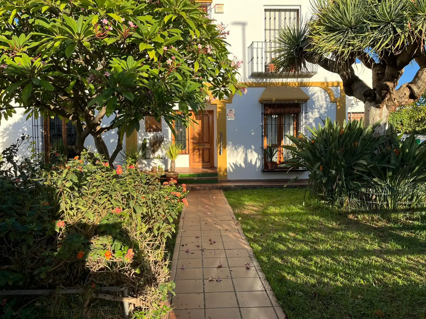 Jardín de Casa adosada en venta en Vélez-Málaga con Aire acondicionado, Calefacción y Jardín privado