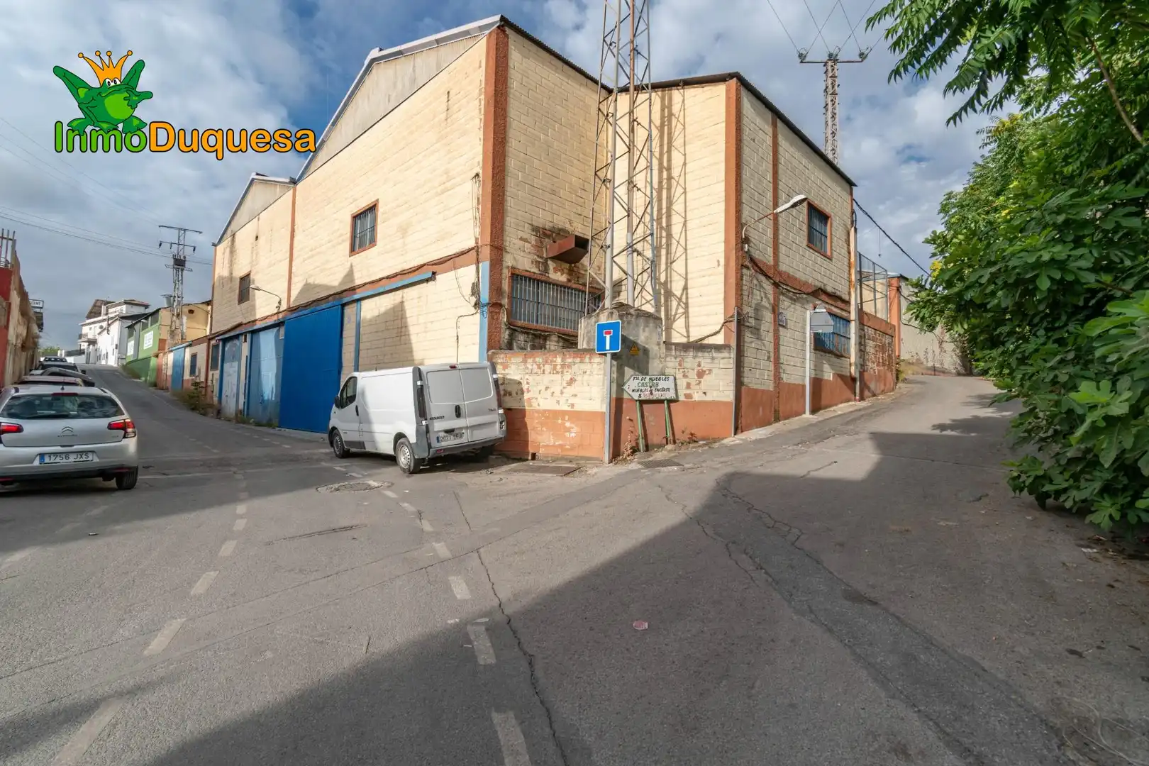 Exterior view of Industrial buildings for sale in Jun